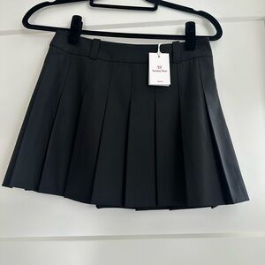 NWT Aritzia Sunday Best Black Pleated Micro Skirt
